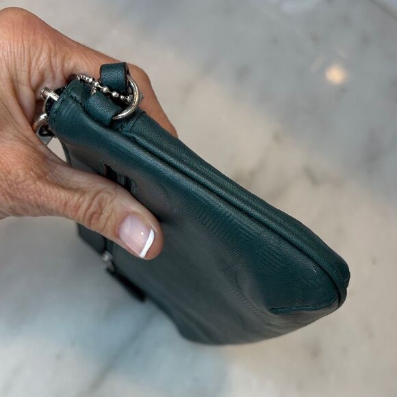 Coach Embossed Signature Logo Leather XL Wristlet Clutch Bag HTF - Picture 9 of 16